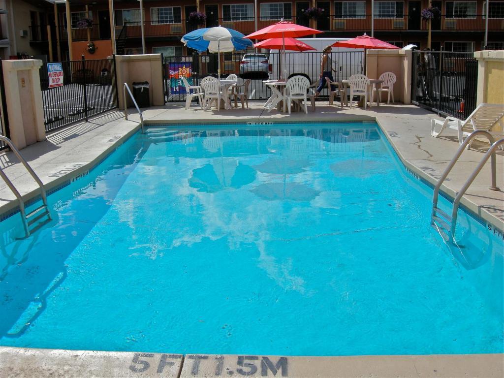 Americas Best Value Inn - פנדלטון מראה חיצוני תמונה