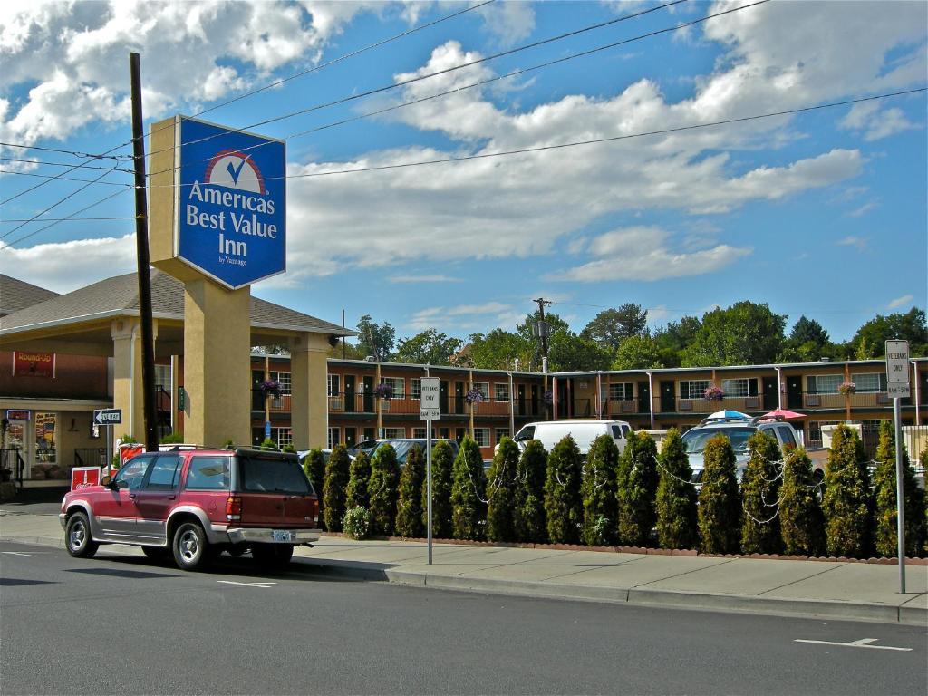 Americas Best Value Inn - פנדלטון מראה חיצוני תמונה